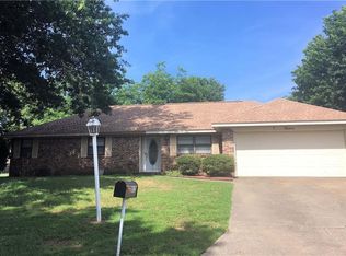 8012 Clover Dr, Fort Smith, AR 72908