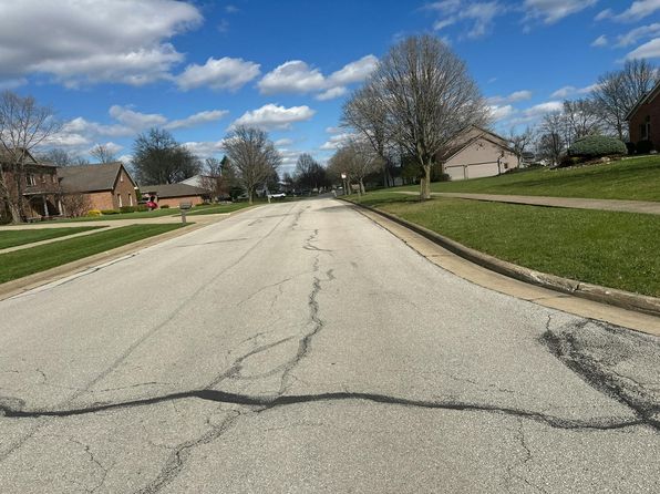 621 Linden Ln, Willard, OH 44890