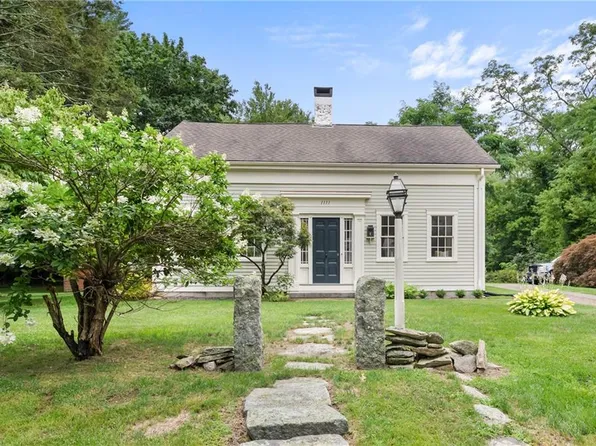 1111 Old Smithfield Rd, North Smithfield, RI 02896