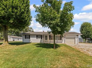 9668 S Prairie Rd, Red Bud, IL 62278