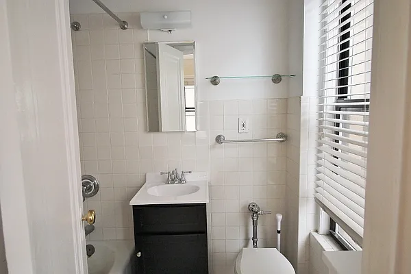 Rented by Julianna Realty Corp | media 8