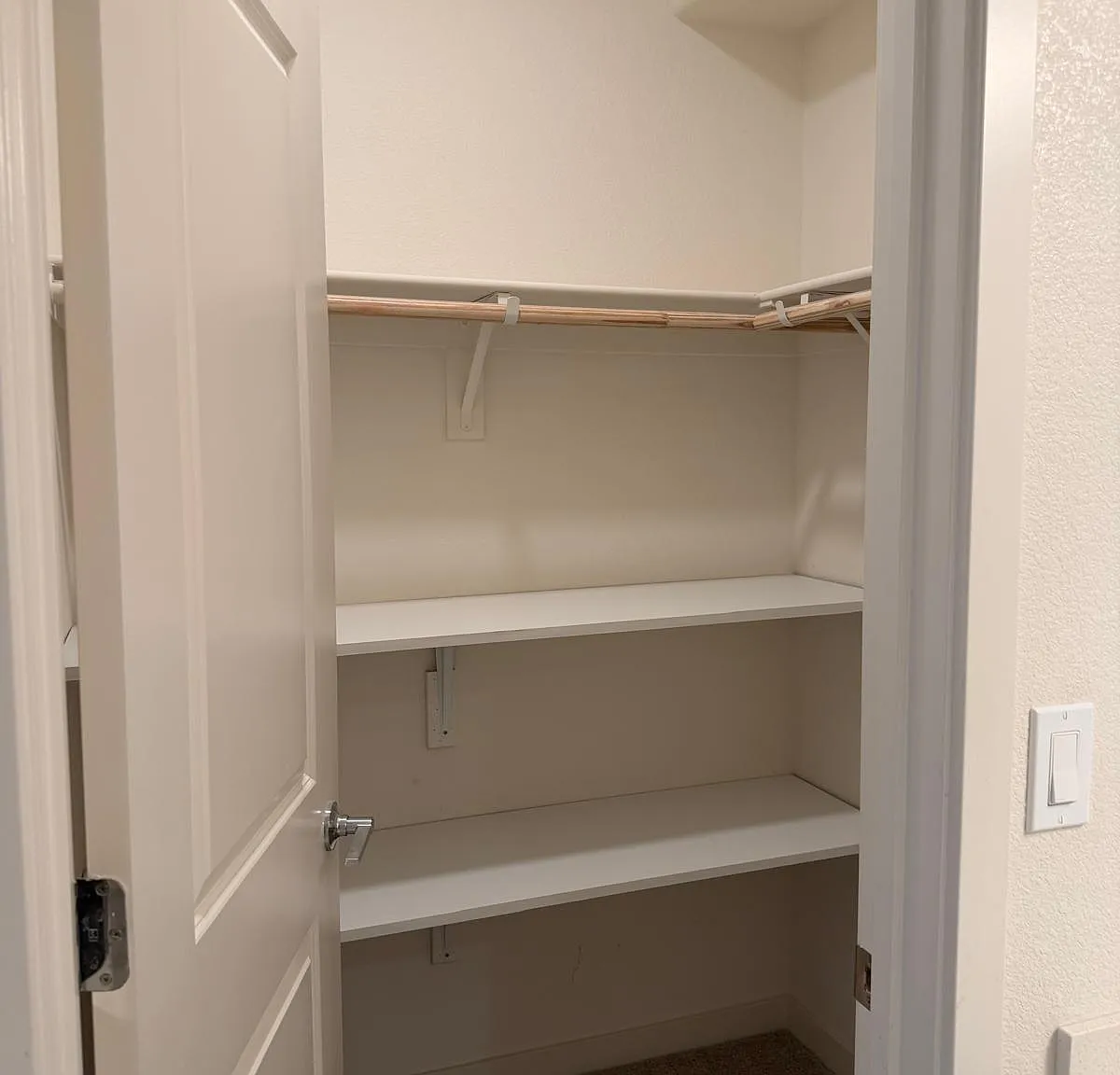 1 bed, 350 sqft, $1,000 — Photo 4