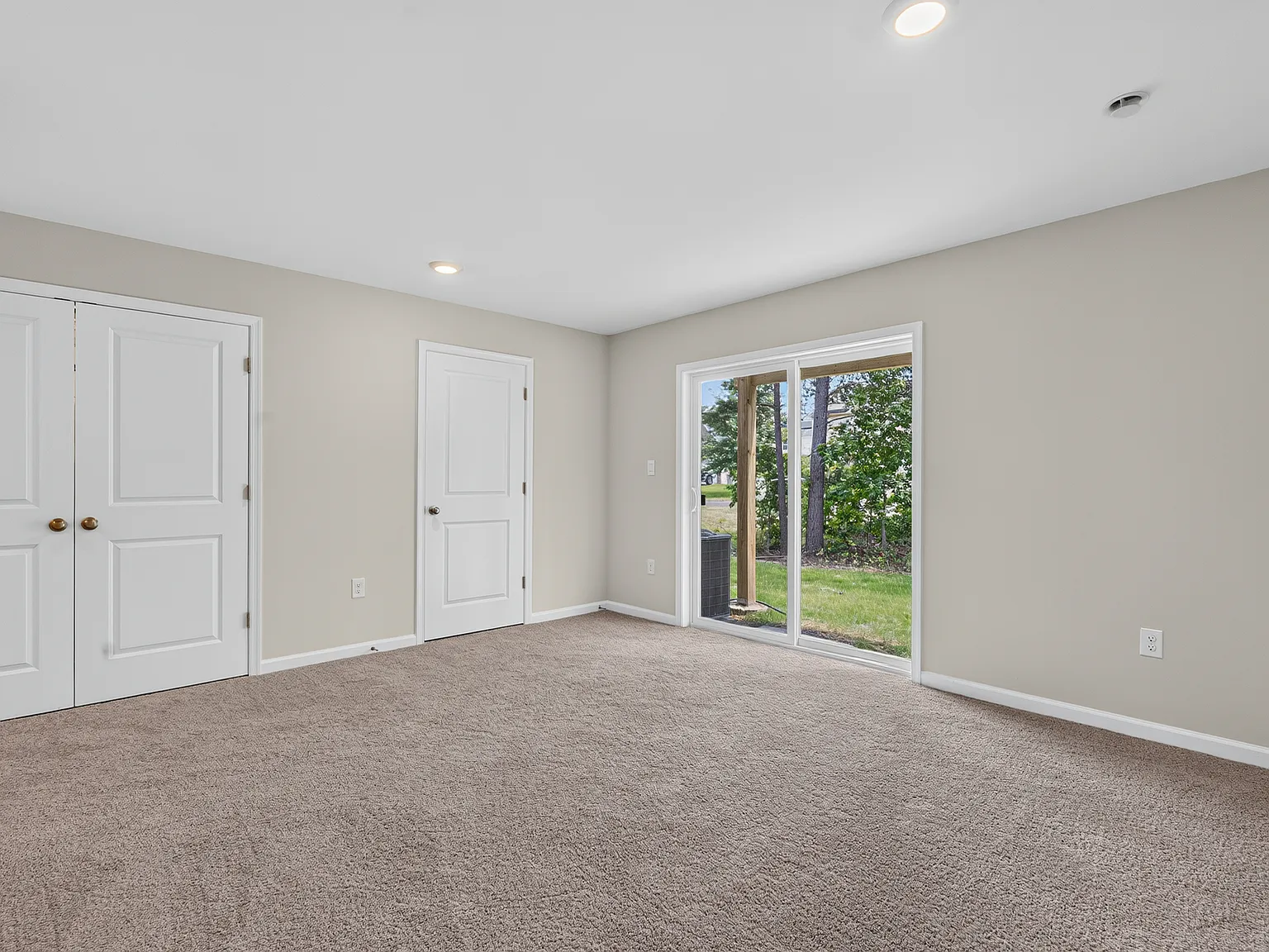 3 bed, 1962 sqft, $3,000 — Photo 4