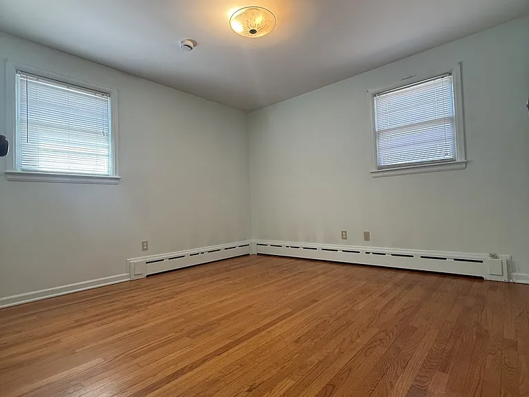 164 Terrace Ave — Photo 9