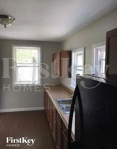 1146 Hinckley St — Photo 5