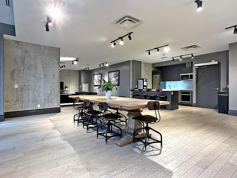 608 Richmond St W #1402 — Photo 37