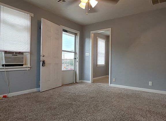 4th image of 1019 Elm Ave APT A