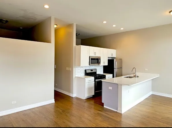 2620 W Cermak Rd #3F, Chicago, IL 60608