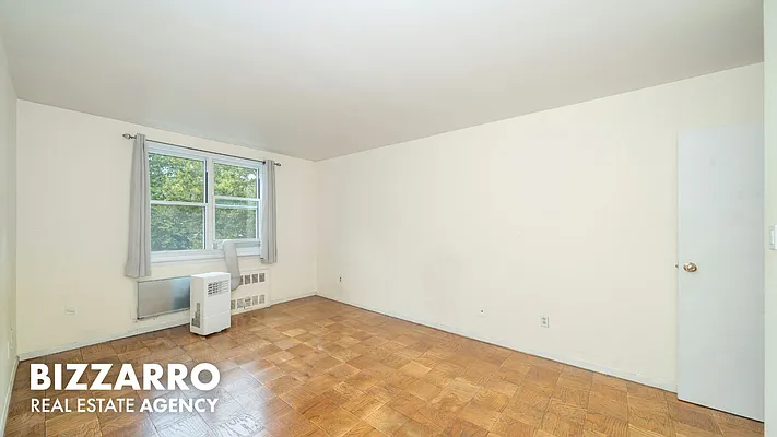 Bedroom, photo 2