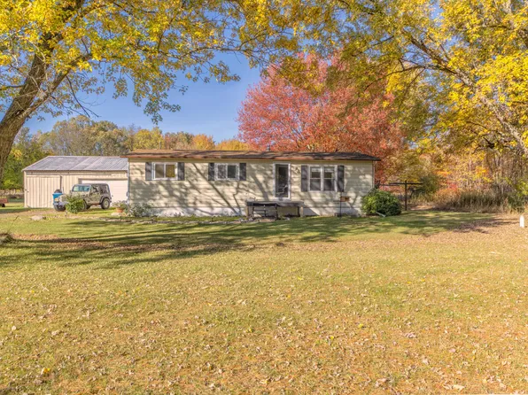 653 106th Ave, Plainwell, MI 49080