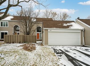 1137 Edgcumbe Rd, Saint Paul, MN 55105