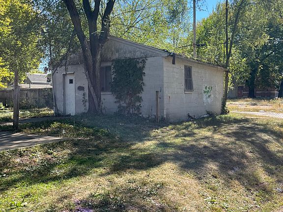2nd image of 2216 W Wiswall St