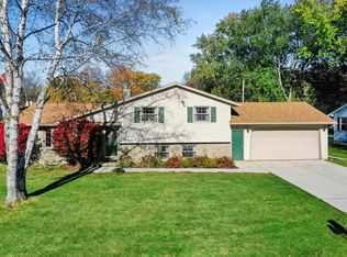 1444 Bruce Ln, Green Bay, WI 54313