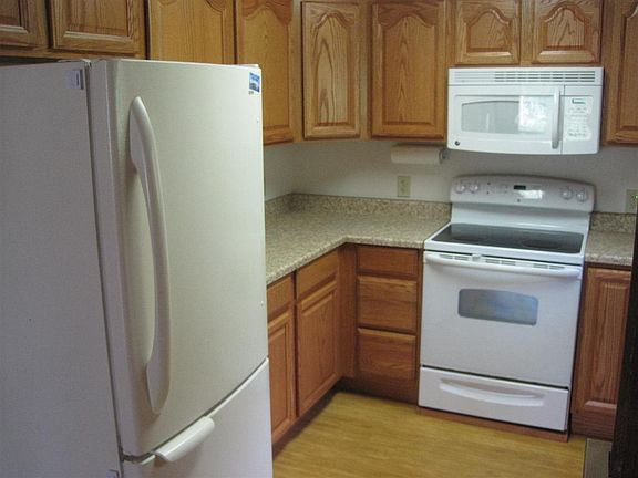 2nd image of 243 Henderson Rd S