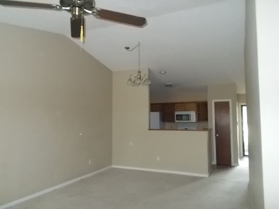 3rd image of 1617 Jamestown Ct