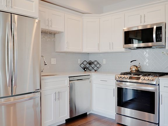 5th image of 844 Delancey Pl #1