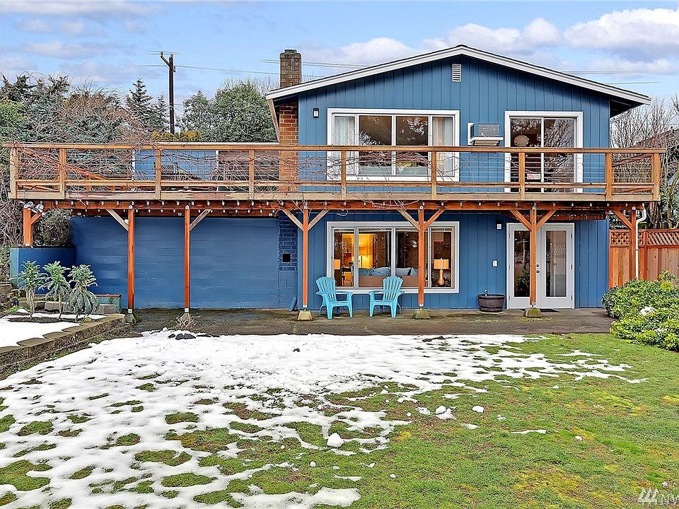 View from the backyard showing the upper & lower levels.