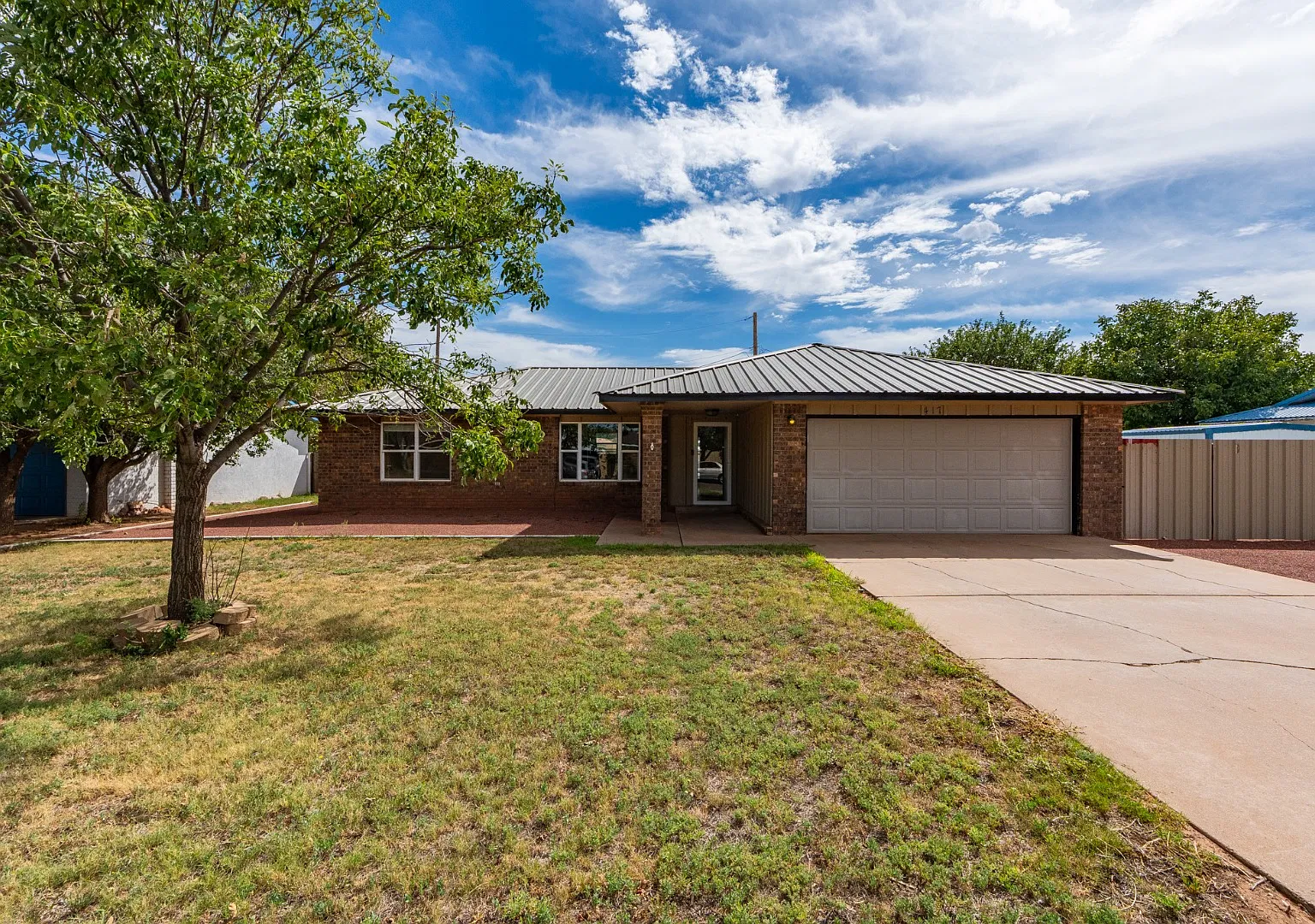 417 La Salle Dr — Photo 1