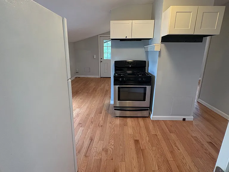 12 Winter St #7 — Photo 3