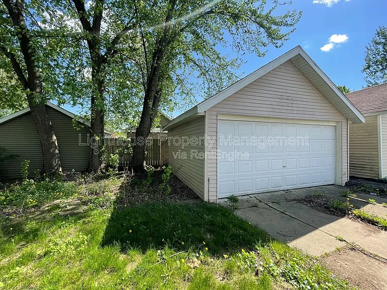 146 Lawrence St NE — Photo 18