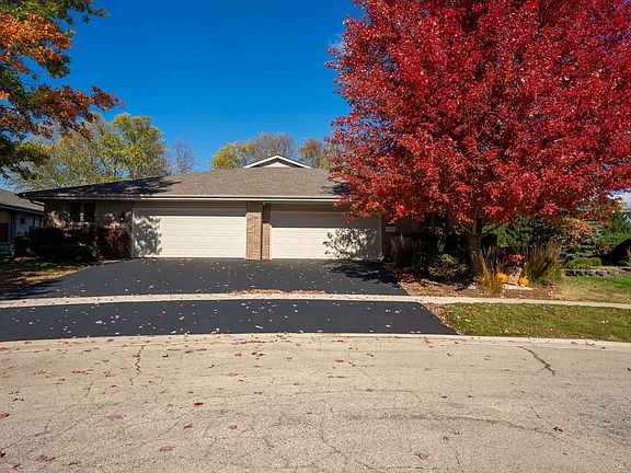 2nd image of 7220 Weathered Oak Ln #0