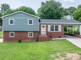 204 Shannonbrook Dr, Newton, NC 28658