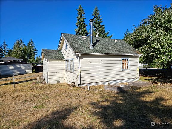 2nd image of 6024 Harlow Drive
