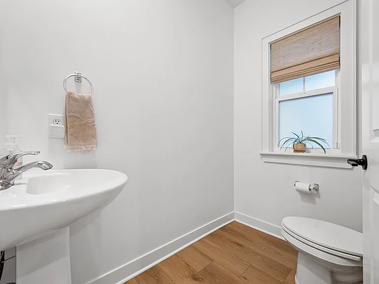 10810 Cornell St — Photo 22