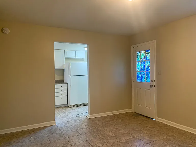 204 Edgewood Rd S — Photo 6
