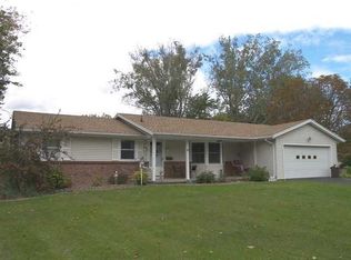 5 Amberly Cir, Gates, NY 14624