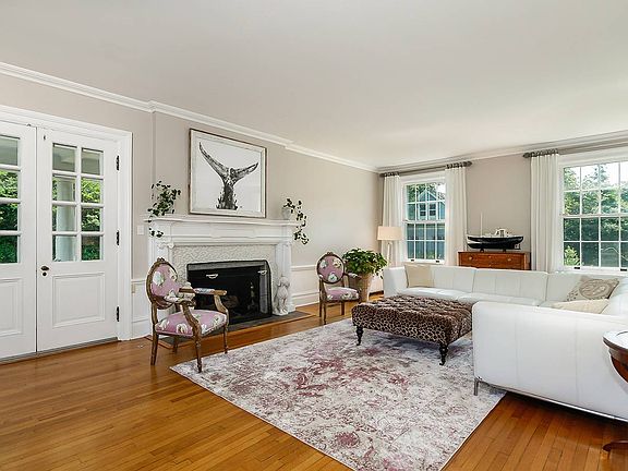 5th image of 1795 Shippan Ave