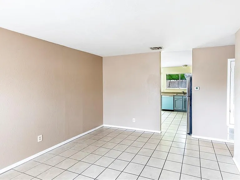 2325 Bendridge Trl — Photo 6