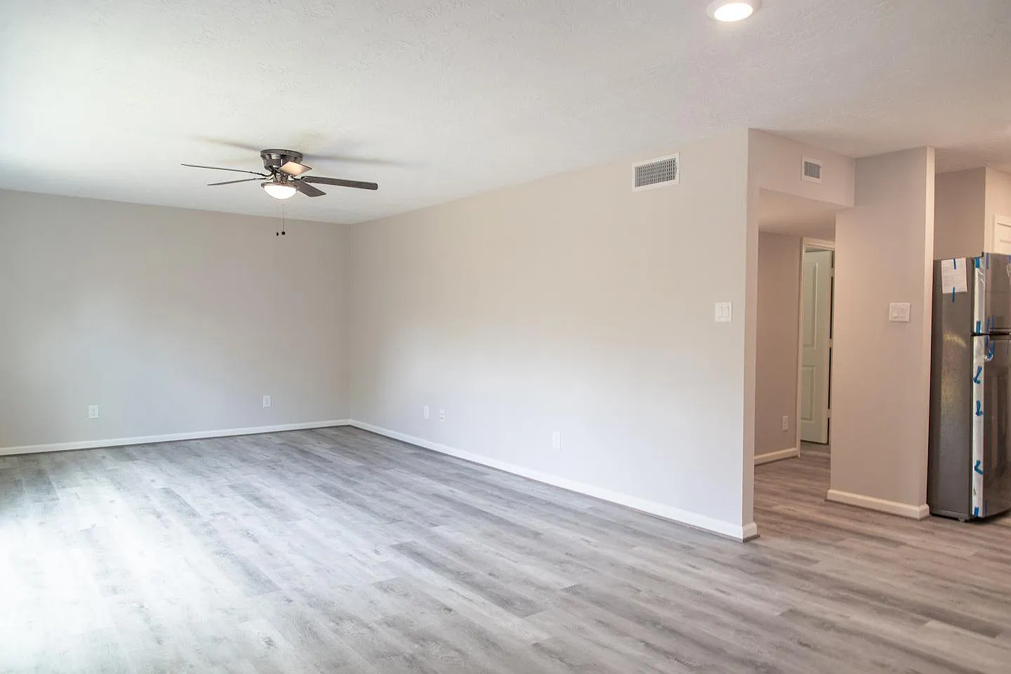 2 bed, 975 sqft, $1,300 — Photo 3