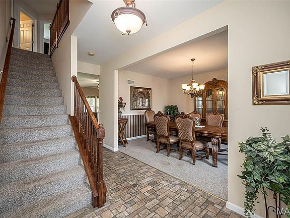 3rd image of 5521 Regency Woods Mnr