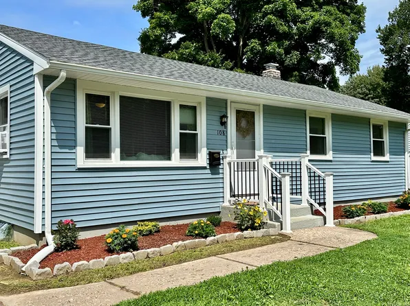 108 Bel Aire Circle, Windsor Locks, CT 06096