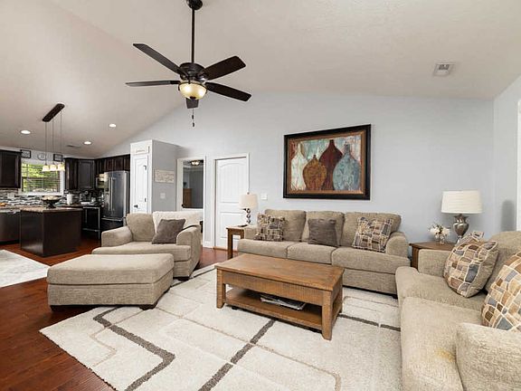 4th image of 4649 Bella Capri Ln