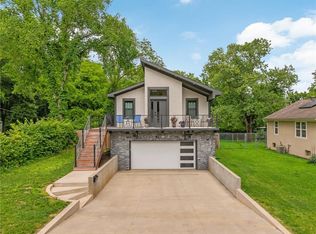 9325 Walnut St, Kansas City, MO 64114