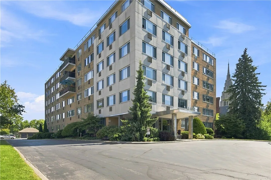 2 bed, 2.0 bath, 975 sqft, $1,900 — Photo 1