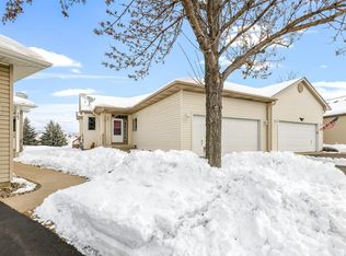 755 Regent Dr, Shakopee, MN 55379