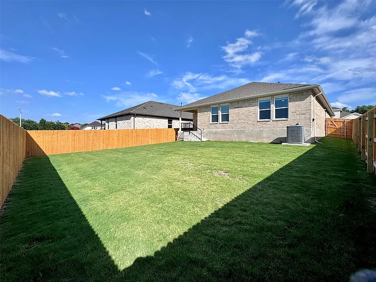 1821 Lazy Acres — Photo 37
