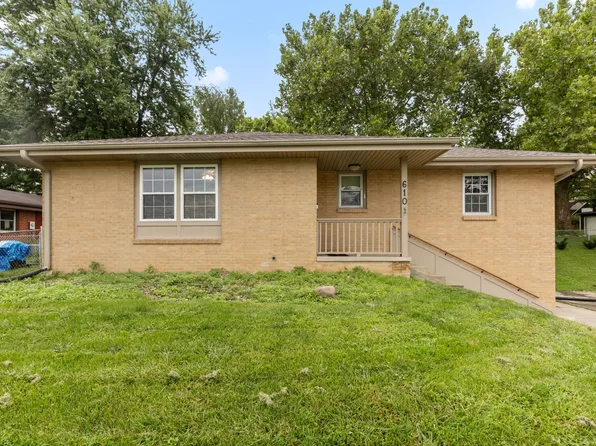 610 Lexington St, Carlisle, IA 50047