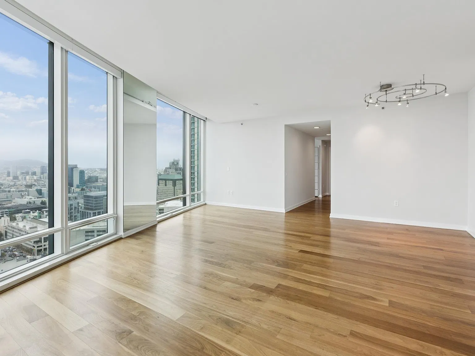 3 bed, 1971 sqft, $16,499 — Photo 2