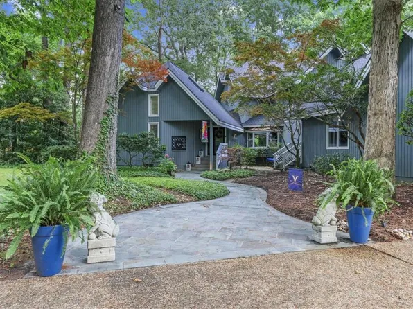 2733 River Rd, Virginia Beach, VA 23454