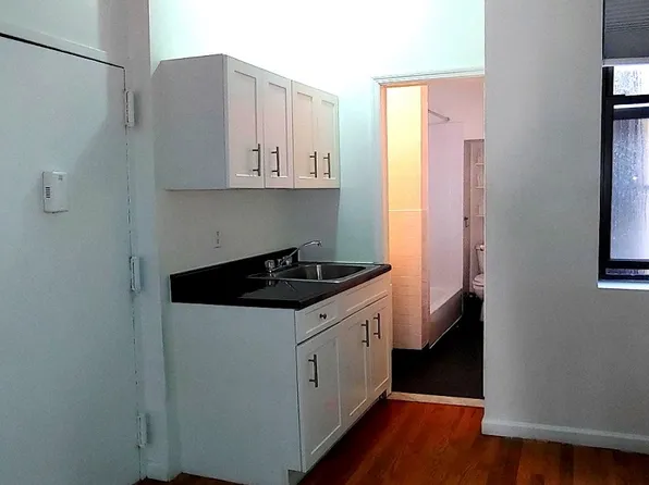 180 East 101st Street image 5 of 9