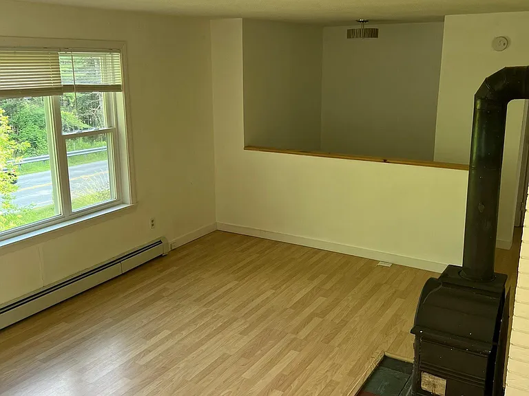 331 N Main St — Photo 23