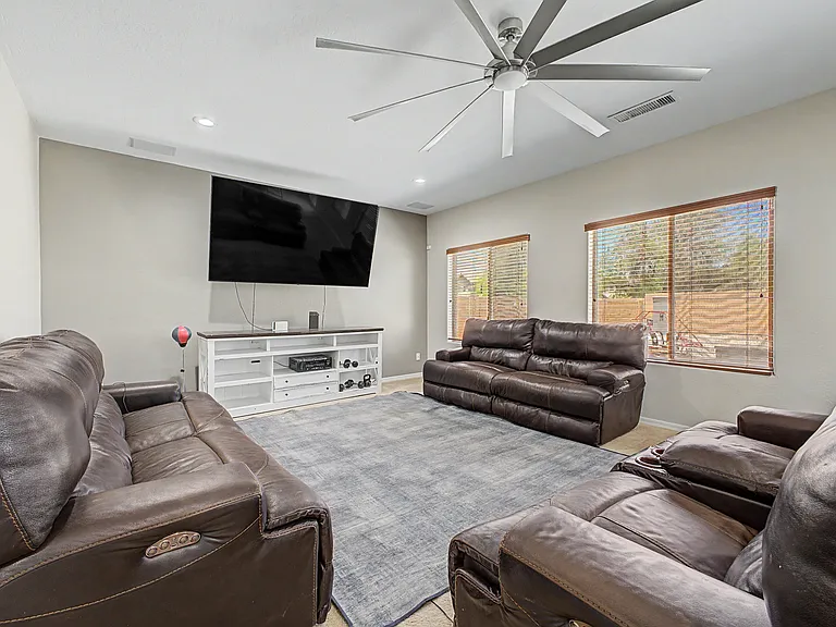 29752 W Amelia Ave — Photo 8