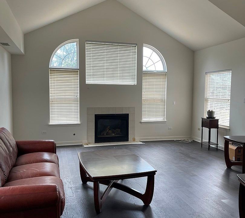2nd image of 13815 S Cambridge Cir