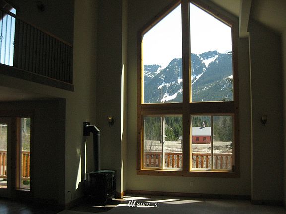 4th image of 621 E Hyak Drive
