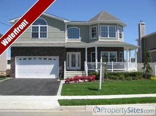 33 Alhambra Rd, Massapequa, NY 11758