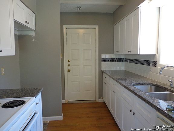 2nd image of 305 Diana Dr